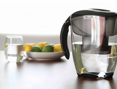 Jak wybrać dzbanek filtrujący wodę?